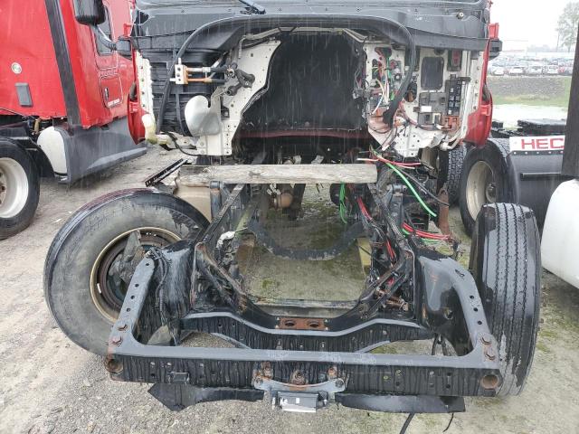 Продажа на аукционе авто 2015 Freightliner Cascadia 1, vin: 3AKJGLD56FSGB3332, номер лота: 84730255