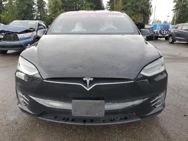 82632375 :رقم المزاد ، 5YJXCAE24JF126015 vin ، 2018 Tesla Model X مزاد بيع