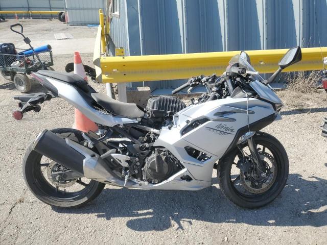 84071625 :رقم المزاد ، ML5EXGG19SDA69822 vin ، 2025 Kawasaki Ex500 مزاد بيع