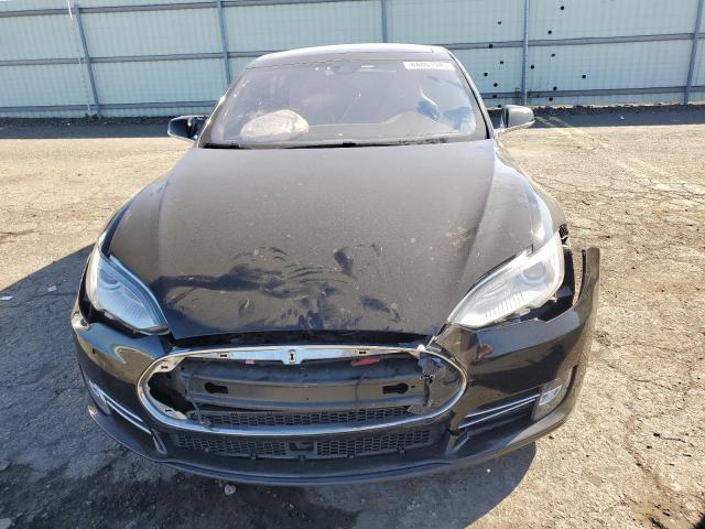 84801945 :رقم المزاد ، 5YJSA1H24FFP78507 vin ، 2015 Tesla Model S مزاد بيع