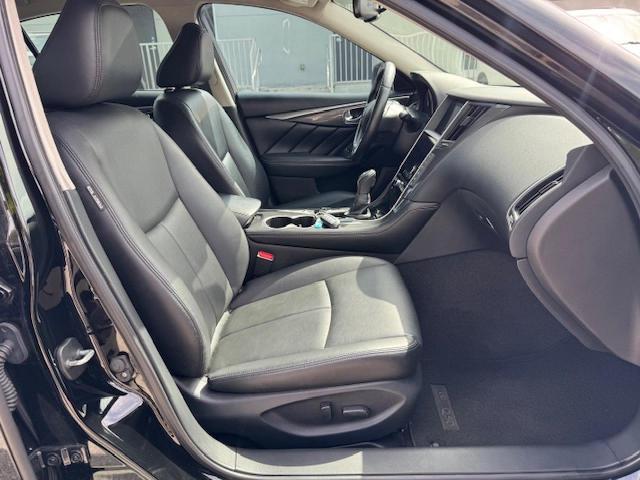 86128865 :رقم المزاد ، JN1EV7AP1MM701174 vin ، 2021 Infiniti Q50 Pure مزاد بيع