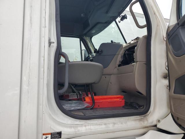 Продажа на аукционе авто 2017 Freightliner Cascadia 1, vin: 3AKBGADV5HSJD0486, номер лота: 83940885
