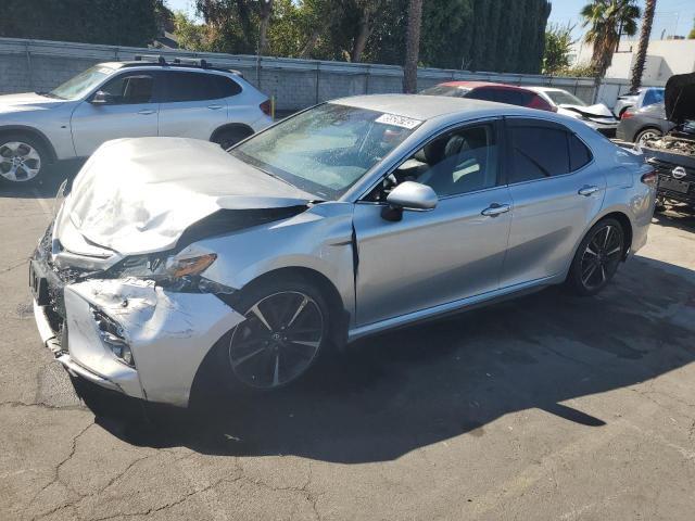 59916006 :رقم المزاد ، 4T1B61HK9JU035807 vin ، 2018 Toyota Camry مزاد بيع