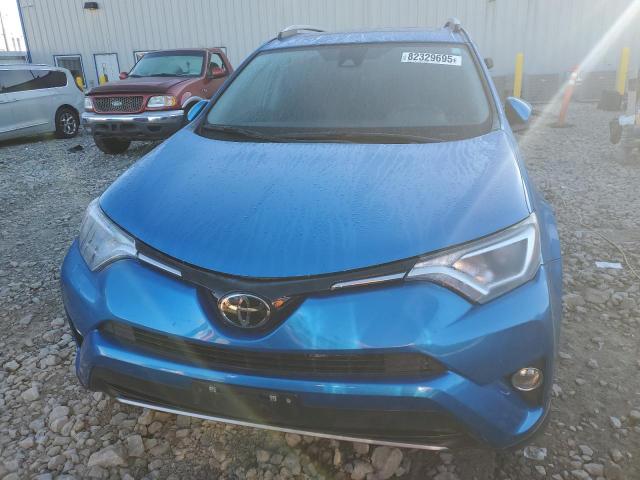82329695 :رقم المزاد ، JTMRFREV9HJ141721 vin ، 2017 Toyota Rav4 Xle مزاد بيع