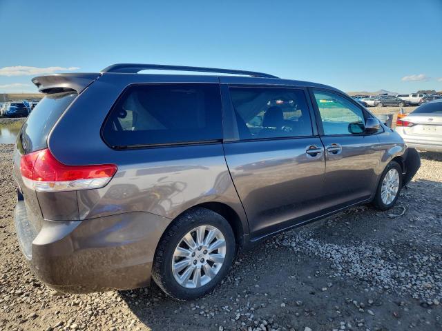 89577085 :رقم المزاد ، 5TDDK3DC7BS008856 vin ، 2011 Toyota Sienna Xle مزاد بيع