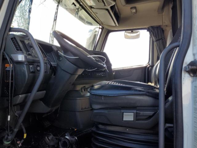 Продаж на аукціоні авто 2020 Volv Vn, vin: 4V4NC9EH6LN240116, номер лоту: 84621375