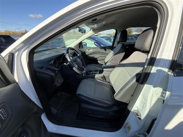 2017 Ford Escape მანქანა იყიდება აუქციონზე, vin: 1FMCU9G9XHUE79361, აუქციონის ნომერი: 84760805
