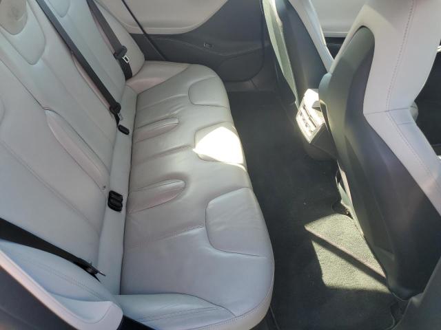 84801945 :رقم المزاد ، 5YJSA1H24FFP78507 vin ، 2015 Tesla Model S مزاد بيع