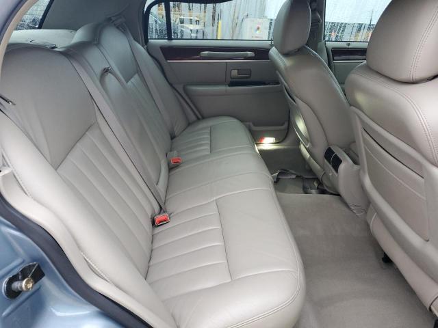 90116105 :رقم المزاد ، 1LNHM82W73Y697448 vin ، 2003 Lincoln Town Car مزاد بيع