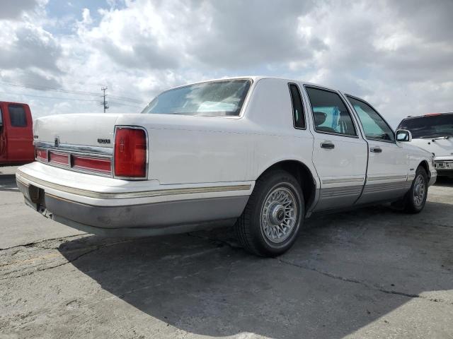 1997 Lincoln Townhouse Town Car მანქანა იყიდება აუქციონზე, vin: 1LNLM82W7VY644875, აუქციონის ნომერი: 82307035