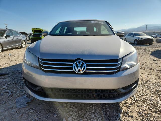 89658495 :رقم المزاد ، 1VWBP7A31DC025254 vin ، 2013 Volkswagen Passat مزاد بيع