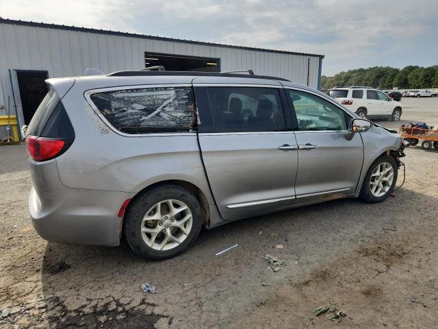 2017 Chrysler Pacifica Touring L მანქანა იყიდება აუქციონზე, vin: 2C4RC1BG1HR831717, აუქციონის ნომერი: 87287205