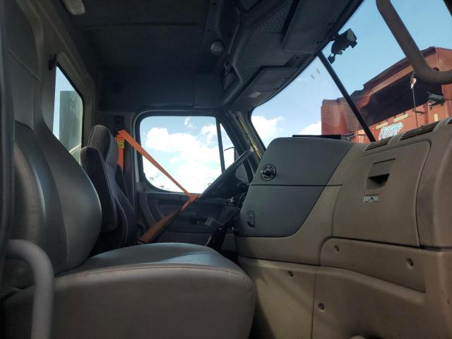 2016 Freightliner Cascadia 1 მანქანა იყიდება აუქციონზე, vin: 3AKBGADV9GSHB2527, აუქციონის ნომერი: 83940105