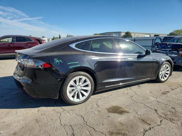 Продаж на аукціоні авто 2018 Tesla Model S, vin: 5YJSA1E22JF267066, номер лоту: 82395405