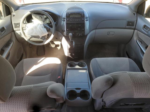 87429165 :رقم المزاد ، 5TDKK4CC2AS319334 vin ، 2010 Toyota Sienna مزاد بيع