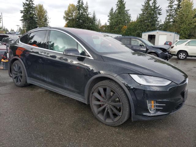 82632375 :رقم المزاد ، 5YJXCAE24JF126015 vin ، 2018 Tesla Model X مزاد بيع