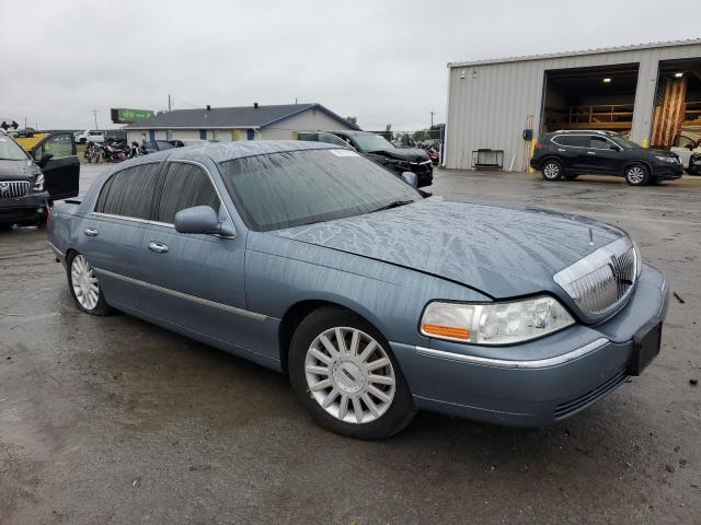 90116105 :رقم المزاد ، 1LNHM82W73Y697448 vin ، 2003 Lincoln Town Car مزاد بيع