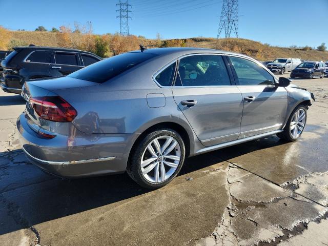 90449495 :رقم المزاد ، 1VWCT7A3XHC053138 vin ، 2017 Volkswagen Passat مزاد بيع