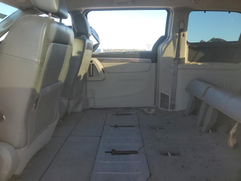 2010 Volkswagen Routan მანქანა იყიდება აუქციონზე, vin: 2V4RW3D14AR246072, აუქციონის ნომერი: 87290255