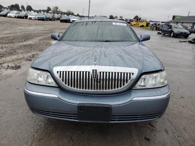 90116105 :رقم المزاد ، 1LNHM82W73Y697448 vin ، 2003 Lincoln Town Car مزاد بيع