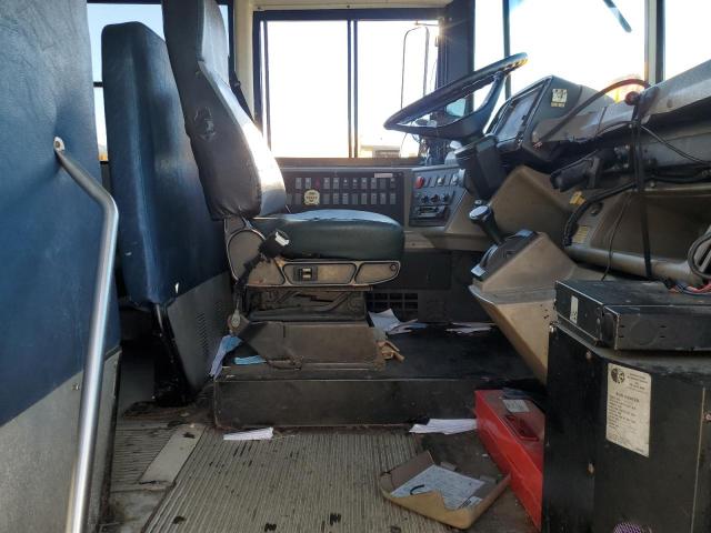 84473095 :رقم المزاد ، 4UZAAXCS15CU88075 vin ، 2005 Freightliner Saf-t-liner C2 مزاد بيع
