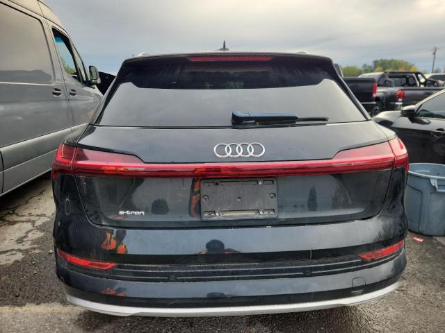 Продаж на аукціоні авто 2019 Audi E-tron Pre, vin: WA1VAAGE4KB011224, номер лоту: 90250945