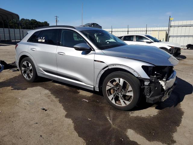 87082345 :رقم المزاد ، WA1AAAGE8NB033519 vin ، 2022 Audi E-tron مزاد بيع