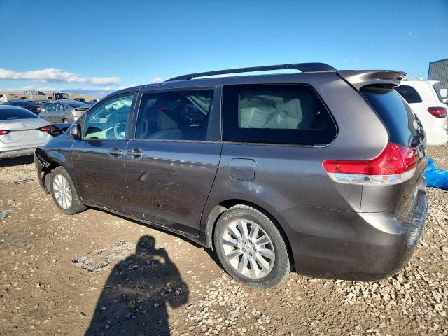 89577085 :رقم المزاد ، 5TDDK3DC7BS008856 vin ، 2011 Toyota Sienna Xle مزاد بيع