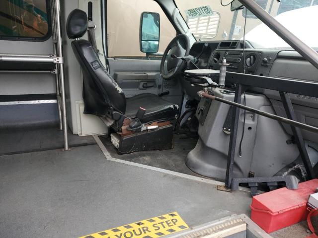 2017 Ford Econoline E450 Super Duty Cutaway Van მანქანა იყიდება აუქციონზე, vin: 1FDFE4FS8HDC24936, აუქციონის ნომერი: 85112465