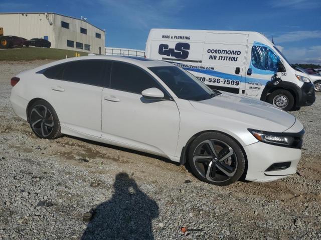 85744455 :رقم المزاد ، 1HGCV2F34JA002861 vin ، 2018 Honda Accord مزاد بيع