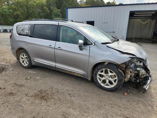 2017 Chrysler Pacifica Touring L მანქანა იყიდება აუქციონზე, vin: 2C4RC1BG1HR831717, აუქციონის ნომერი: 87287205