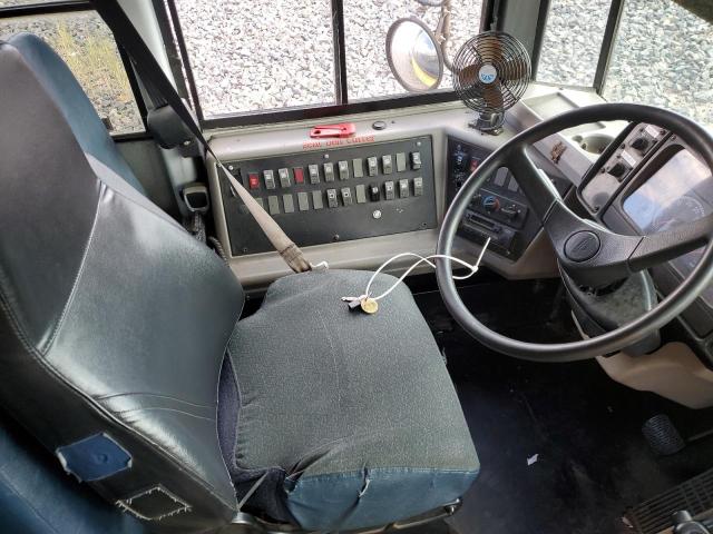 86339965 :رقم المزاد ، 4UZAAXCS95CU88079 vin ، 2005 Freightliner Saf-t-liner C2 مزاد بيع