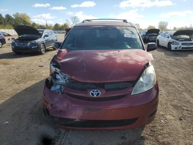 87429165 :رقم المزاد ، 5TDKK4CC2AS319334 vin ، 2010 Toyota Sienna مزاد بيع