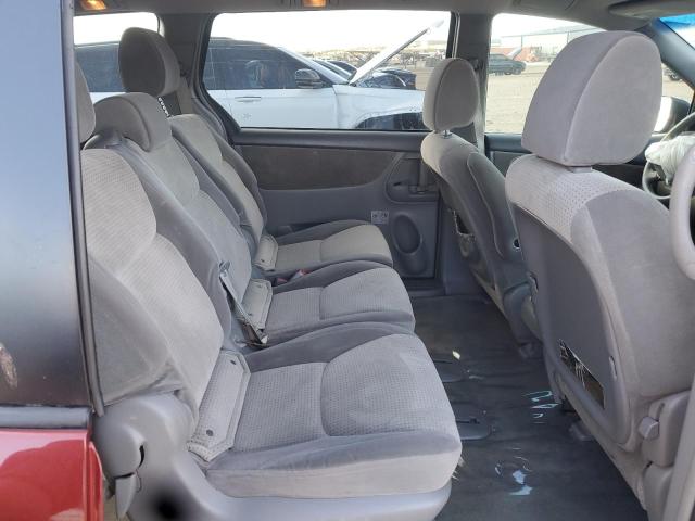 87429165 :رقم المزاد ، 5TDKK4CC2AS319334 vin ، 2010 Toyota Sienna مزاد بيع