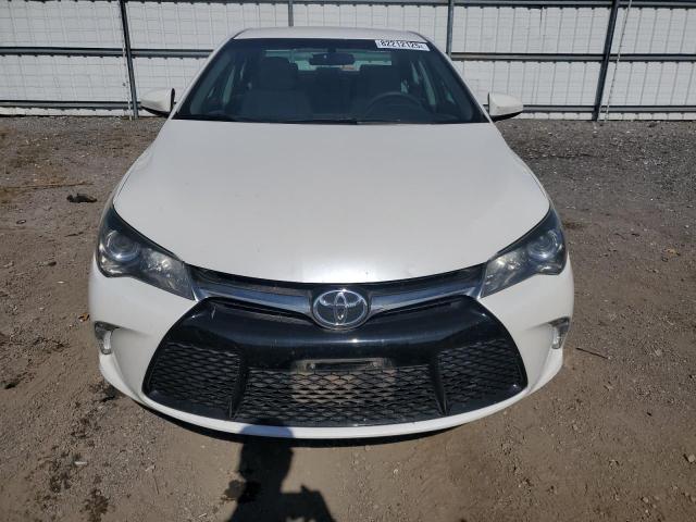 82212125 :رقم المزاد ، 4T1BF1FK4HU336627 vin ، 2017 Toyota Camry مزاد بيع
