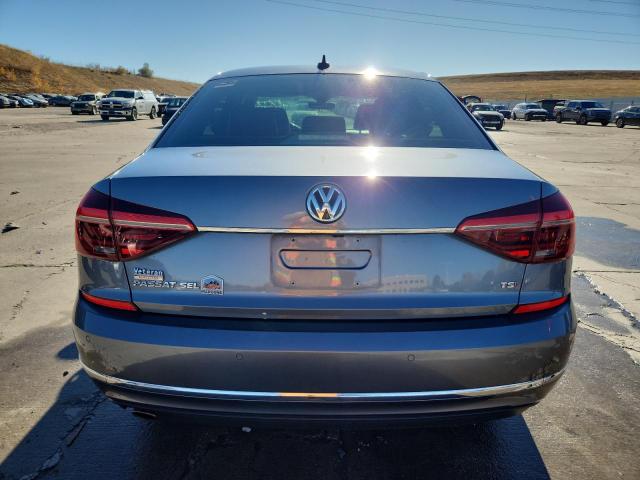 90449495 :رقم المزاد ، 1VWCT7A3XHC053138 vin ، 2017 Volkswagen Passat مزاد بيع