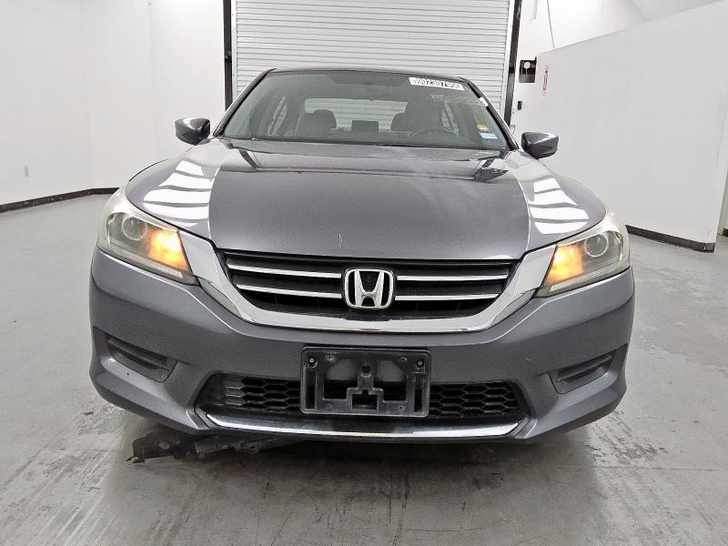 90230795 :رقم المزاد ، 1HGCR2F36FA189483 vin ، 2015 Honda Accord مزاد بيع