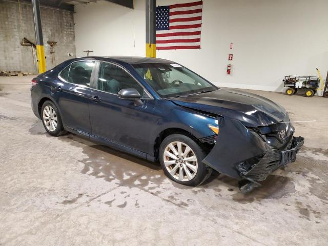 86990825 :رقم المزاد ، 4T1B11HKXJU574063 vin ، 2018 Toyota Camry مزاد بيع