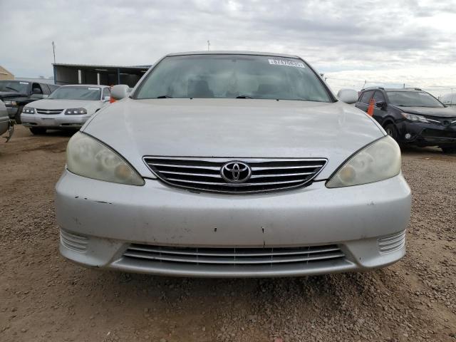 2005 Toyota Camry მანქანა იყიდება აუქციონზე, vin: 4T1BE32K55U025983, აუქციონის ნომერი: 87470835