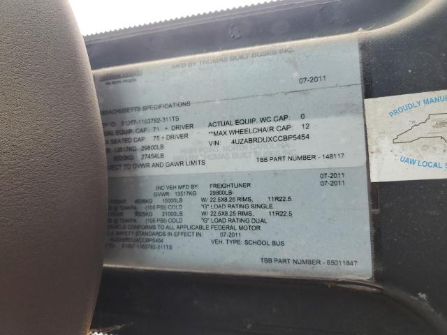 81523915 :رقم المزاد ، 4UZABRDUXCCBP5454 vin ، 2012 Thomas Saf-t-liner C2 مزاد بيع