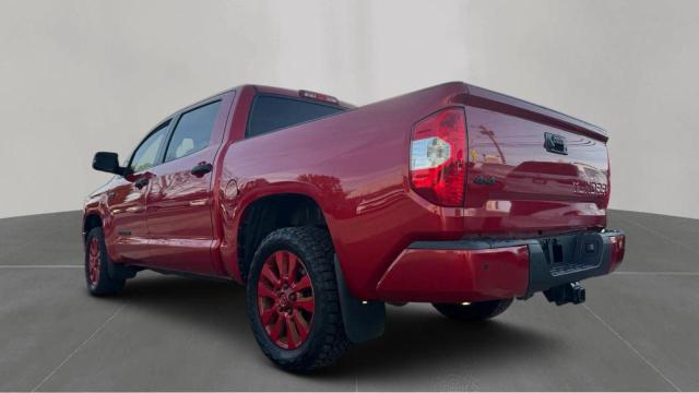 90933615 :رقم المزاد ، 5TFHY5F11JX739475 vin ، 2018 Toyota Tundra Cre مزاد بيع