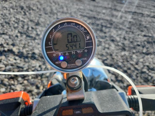 85307585 :رقم المزاد ، JS1VV71L0F2101913 vin ، 1985 Suzuki Gv1200 مزاد بيع