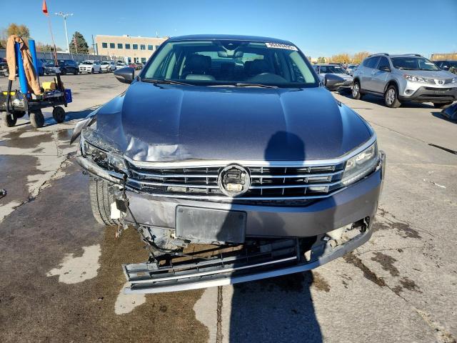 90449495 :رقم المزاد ، 1VWCT7A3XHC053138 vin ، 2017 Volkswagen Passat مزاد بيع