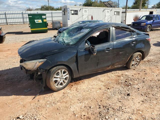 90448845 :رقم المزاد ، 3MYDLBYV1HY176983 vin ، 2017 Toyota Yaris Ia مزاد بيع