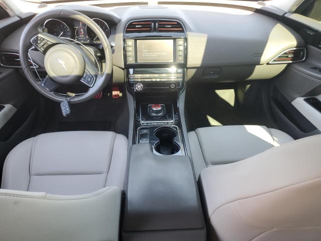 2017 Jaguar Xe Premium მანქანა იყიდება აუქციონზე, vin: SAJAJ4BV8HCP14987, აუქციონის ნომერი: 89502845