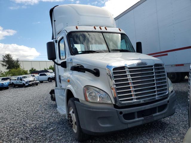 83940885 :رقم المزاد ، 3AKBGADV5HSJD0486 vin ، 2017 Freightliner Cascadia 1 مزاد بيع