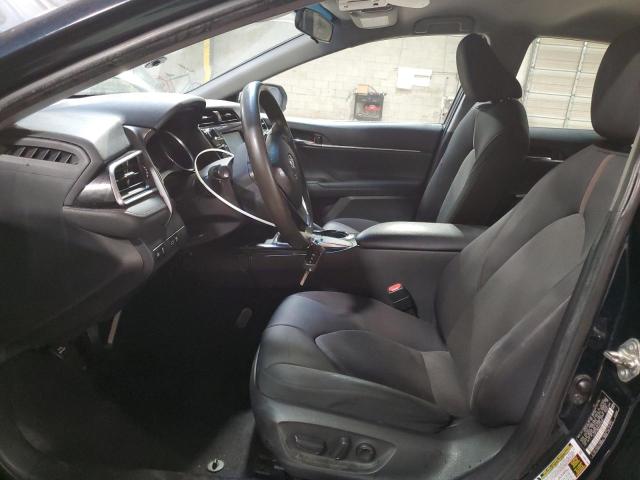 86990825 :رقم المزاد ، 4T1B11HKXJU574063 vin ، 2018 Toyota Camry مزاد بيع