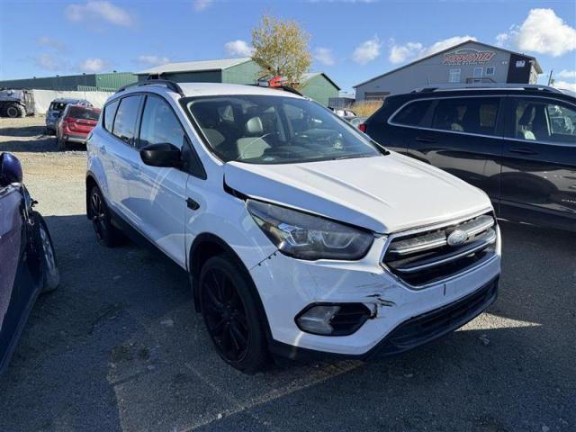 2017 Ford Escape მანქანა იყიდება აუქციონზე, vin: 1FMCU9G9XHUE79361, აუქციონის ნომერი: 84760805