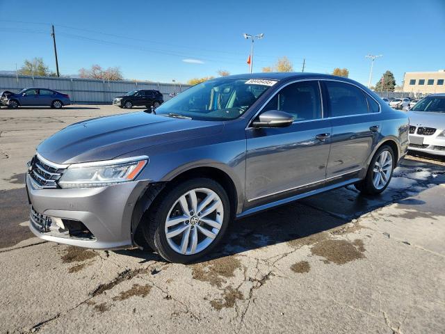 90449495 :رقم المزاد ، 1VWCT7A3XHC053138 vin ، 2017 Volkswagen Passat مزاد بيع