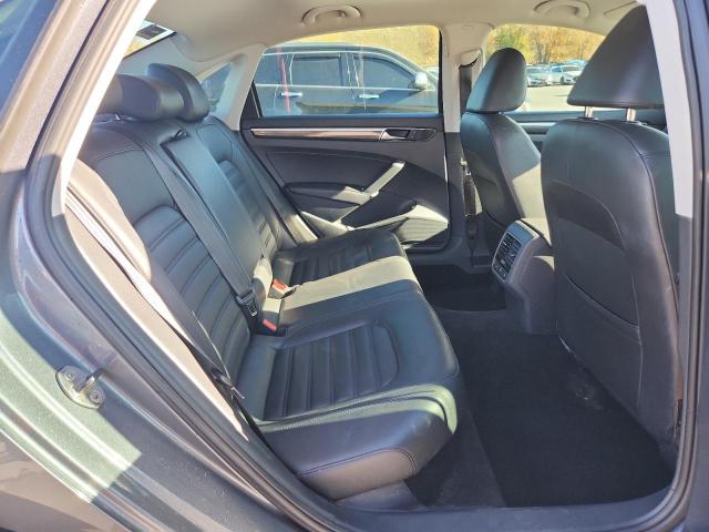 90449495 :رقم المزاد ، 1VWCT7A3XHC053138 vin ، 2017 Volkswagen Passat مزاد بيع